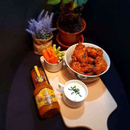 Mic's Chilli - DamnHot Wings - Björk & Bitter